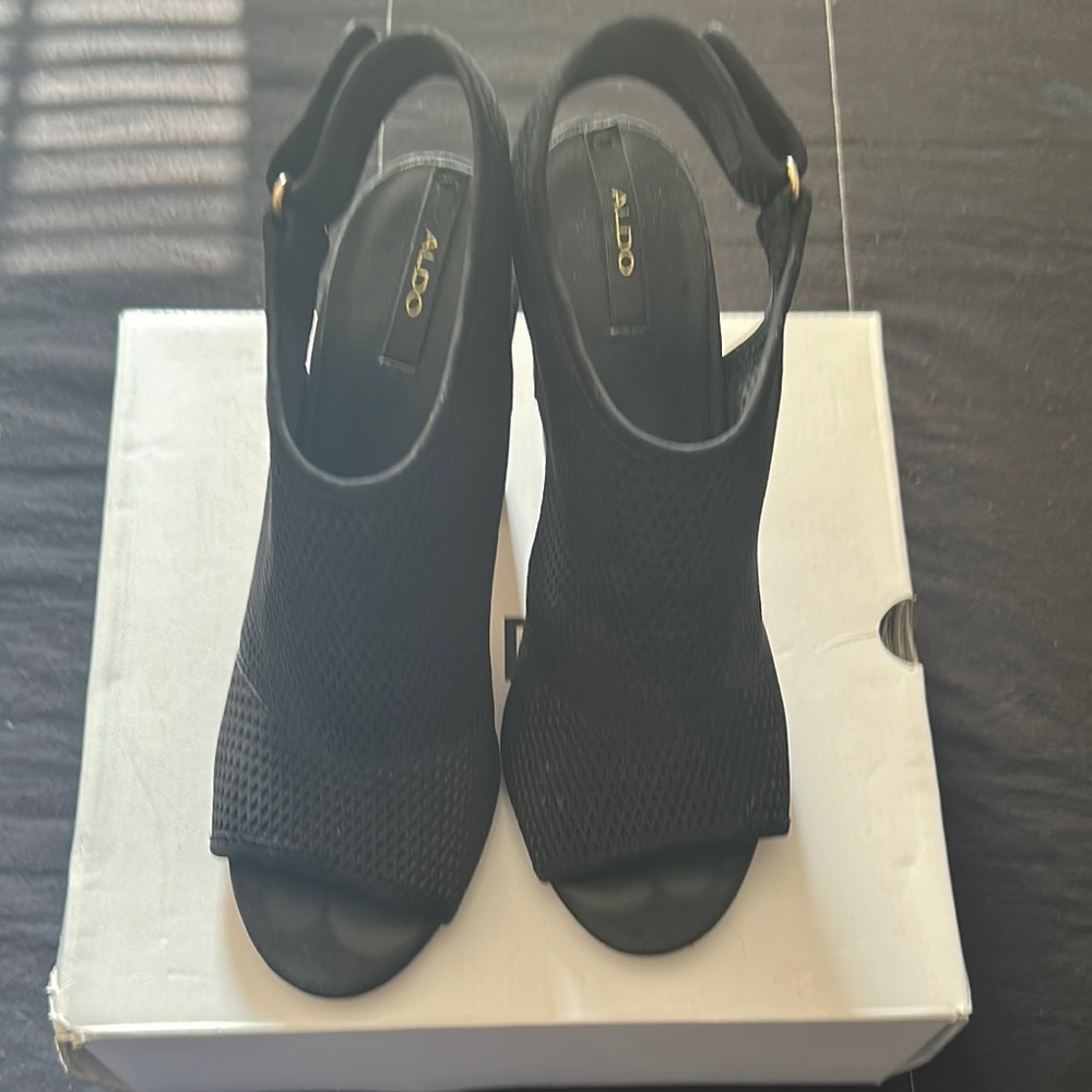 Aldo Black Peep-Toe Heels Sleek Design